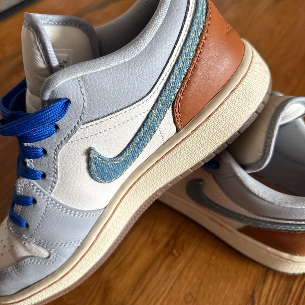 Nike Kids Sneakers in Blue, Brown, and White